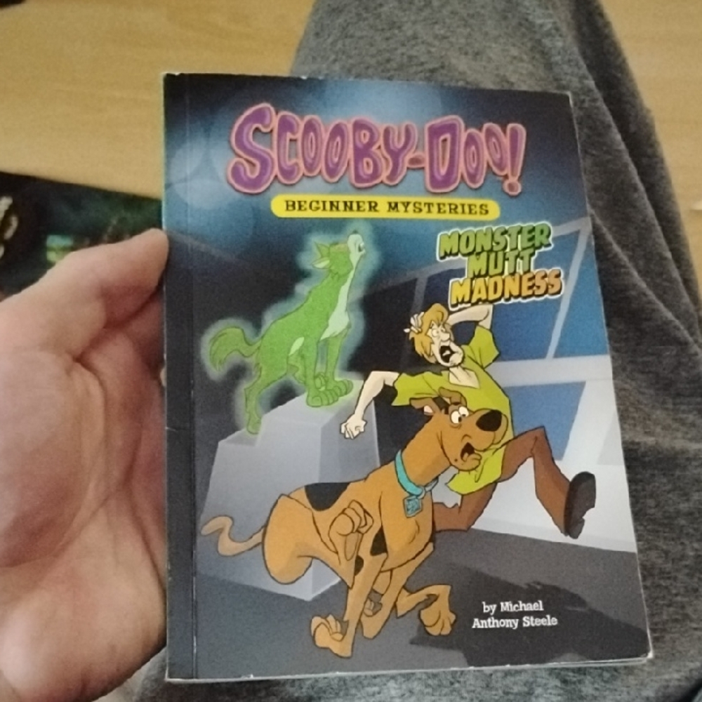 Scooby-Doo Beginner Mysteries Book - Monster Mutt Madness